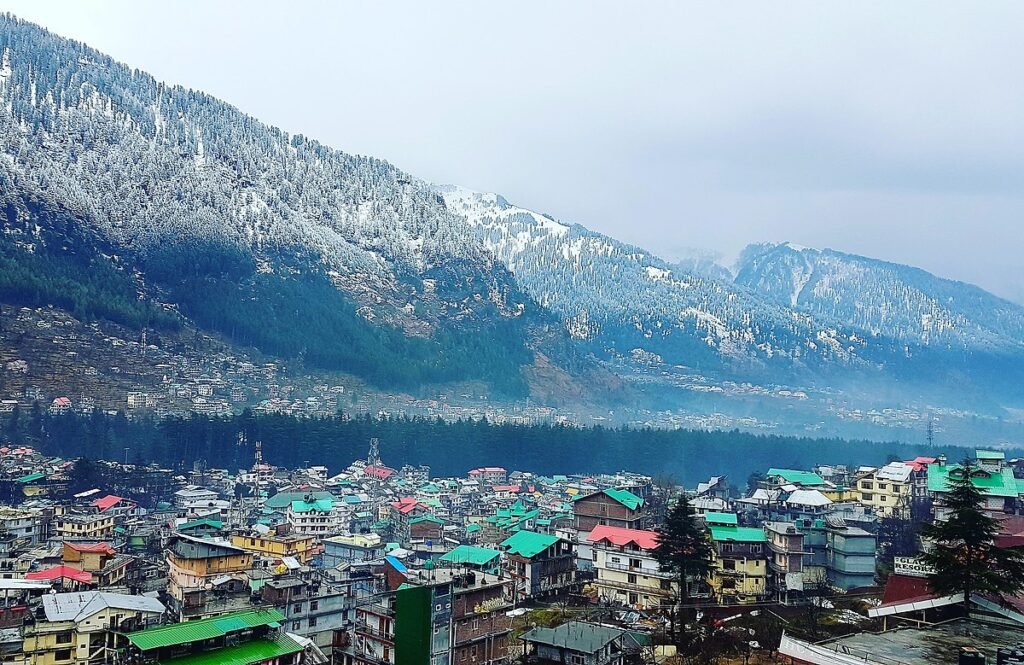 Chandigarh to Manali Taxi